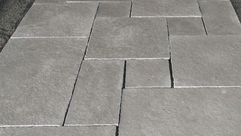 GREY LIMESTONE PAVING SLABS