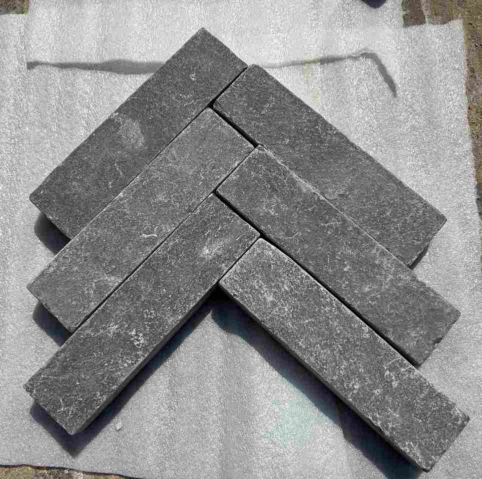 DOVE GREY COBBLES - 200X50X40MM