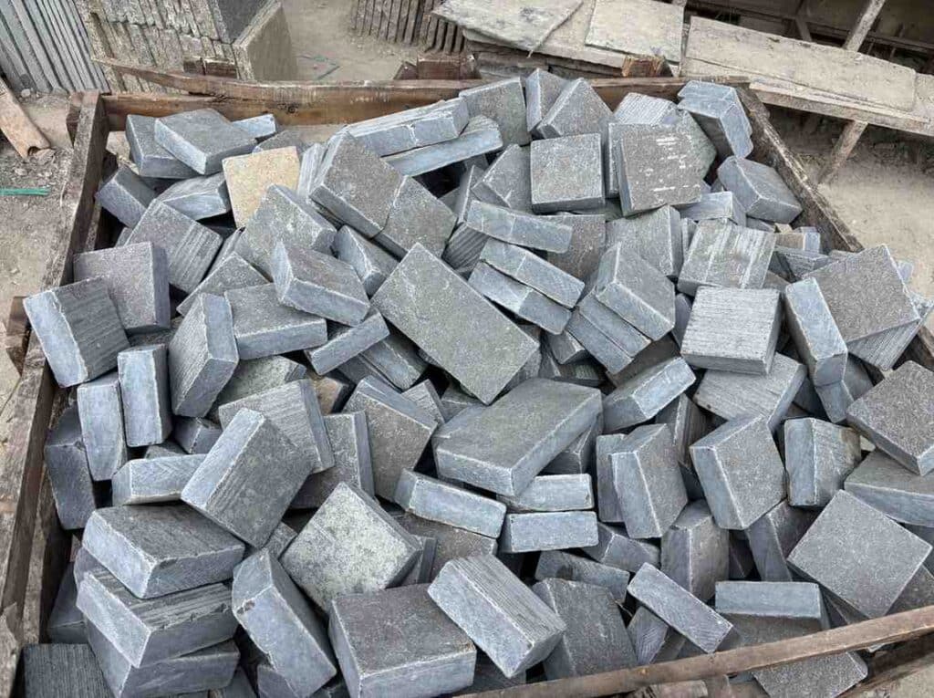 NATURAL STONE PAVING