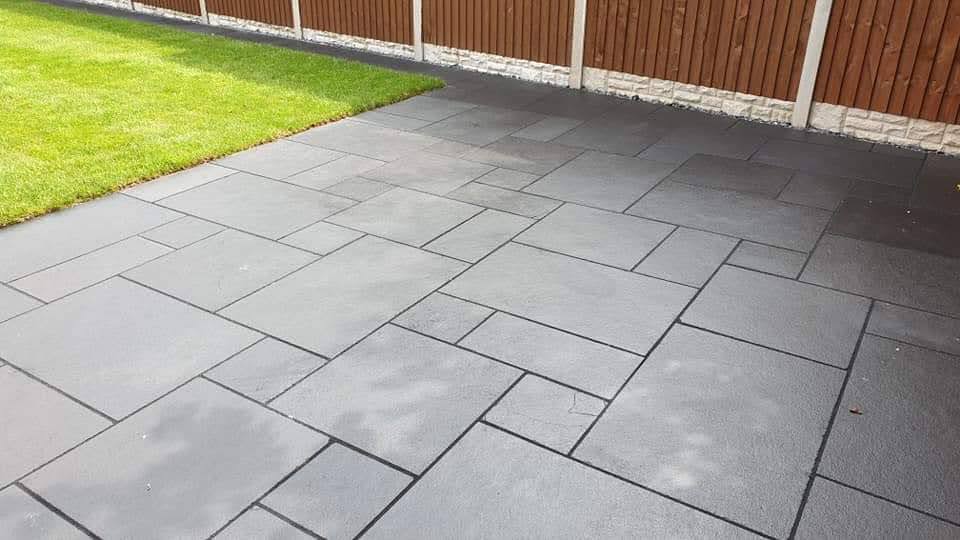 BLACK LIMETONE PAVING SLABS