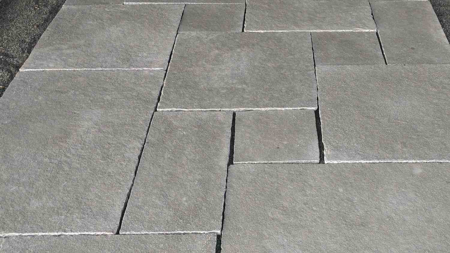 NATURAL STONE PAVING