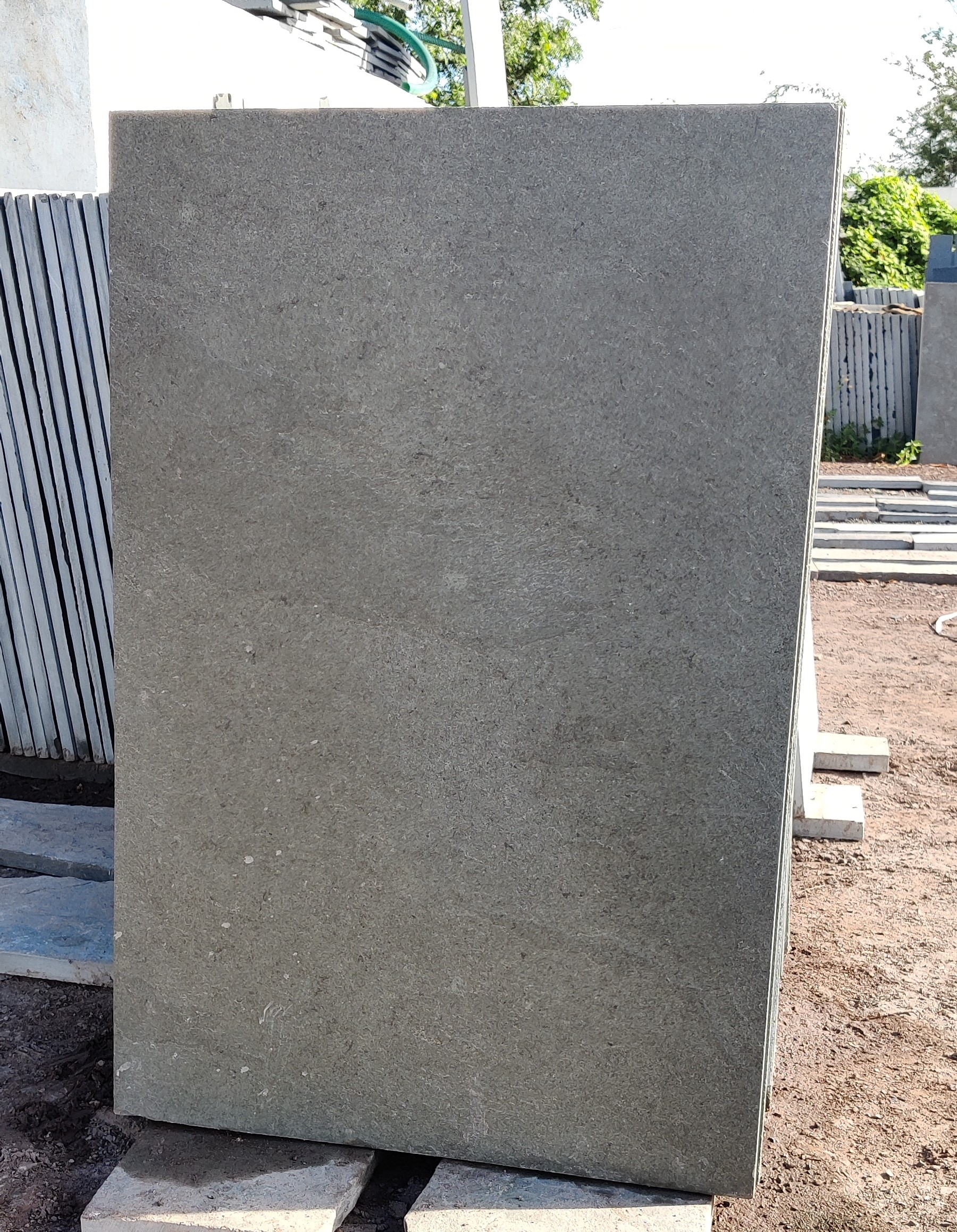 ASH GREY LIMESTONE - LEATHER FINISH